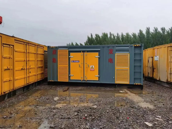 安达柴油发电机如何判断干式空气滤清器是否需要更换？