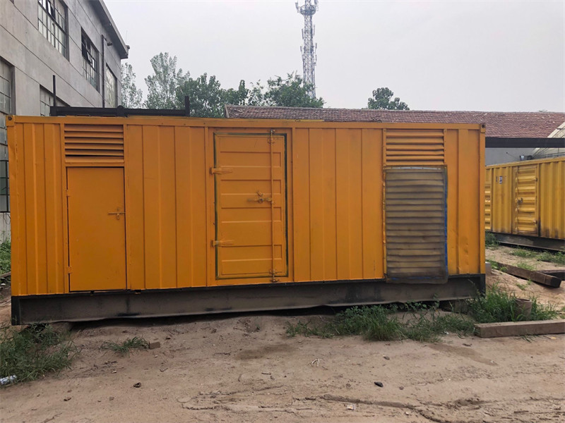 安达发电机出租进行负载测试时，电瓶电量不足的具体判断标准是什么？