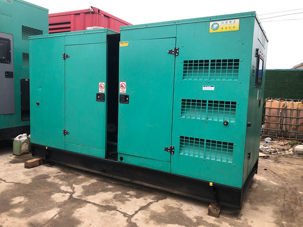 安达怎样合理控制磷酸铁锂蓄电池的充放电倍率以延长其使用寿命？